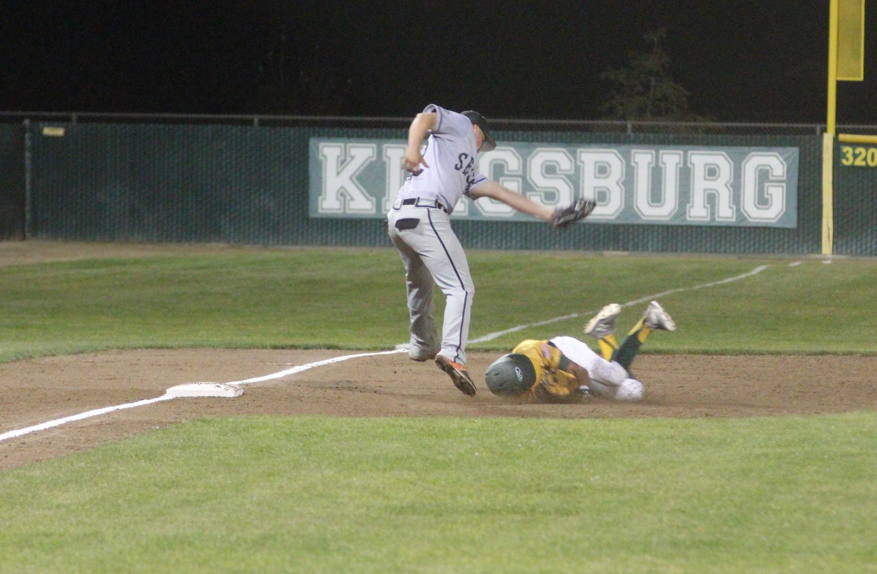 Kingsburg tops Selma